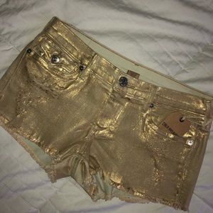 NWT True Religion gold shorts